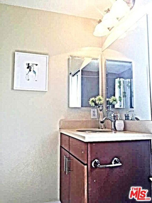 Image 23 of property listing at 345 S Alexandria Avenue 307, Los Angeles, CA 90020