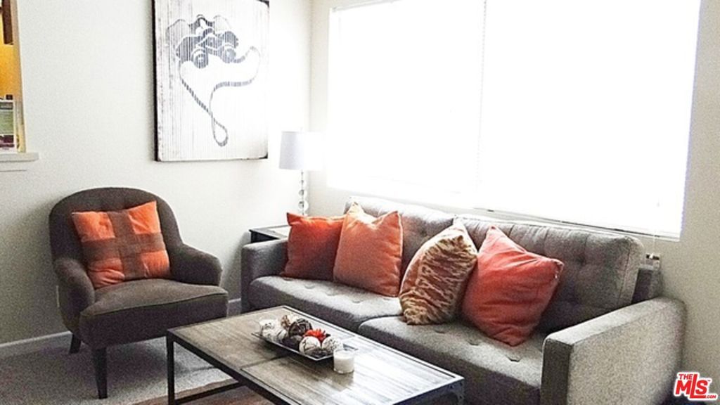 Image 5 of property listing at 345 S Alexandria Avenue 307, Los Angeles, CA 90020