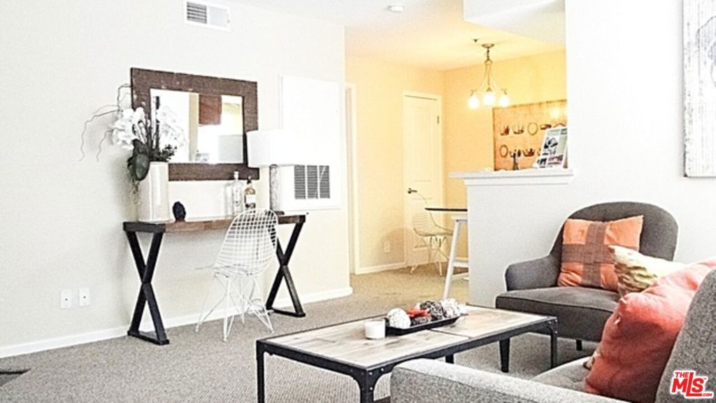 Image 7 of property listing at 345 S Alexandria Avenue 307, Los Angeles, CA 90020