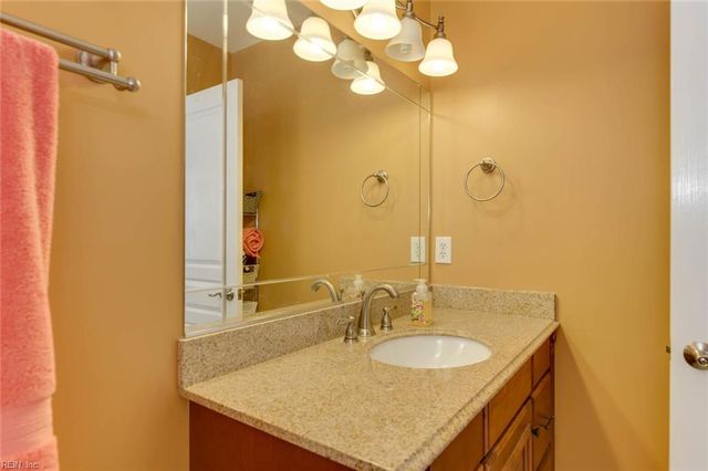 2080 E Ocean View Ave Apt 3A, Norfolk, VA 23503