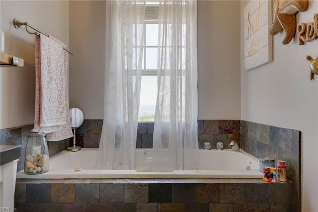 2080 E Ocean View Ave Apt 3A, Norfolk, VA 23503