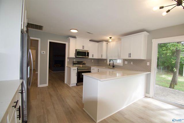 8010 Valley Bend Drive, Huntsville, AL 35802