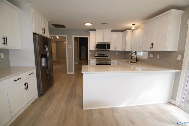 8010 Valley Bend Drive, Huntsville, AL 35802