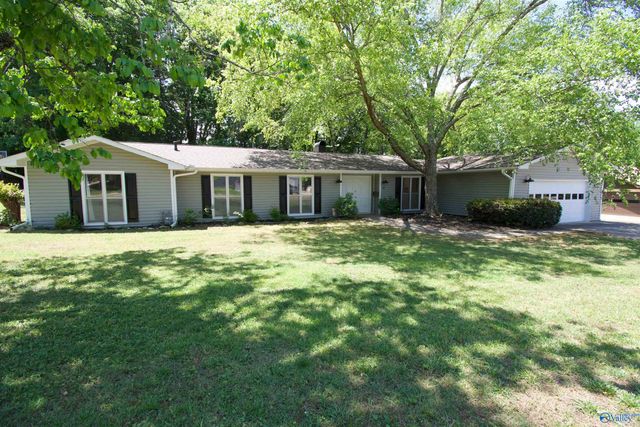 8010 Valley Bend Drive, Huntsville, AL 35802