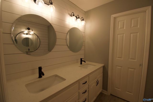 8010 Valley Bend Drive, Huntsville, AL 35802