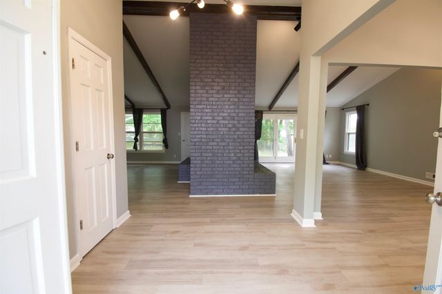 8010 Valley Bend Drive, Huntsville, AL 35802