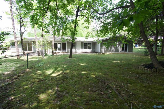 8010 Valley Bend Drive, Huntsville, AL 35802