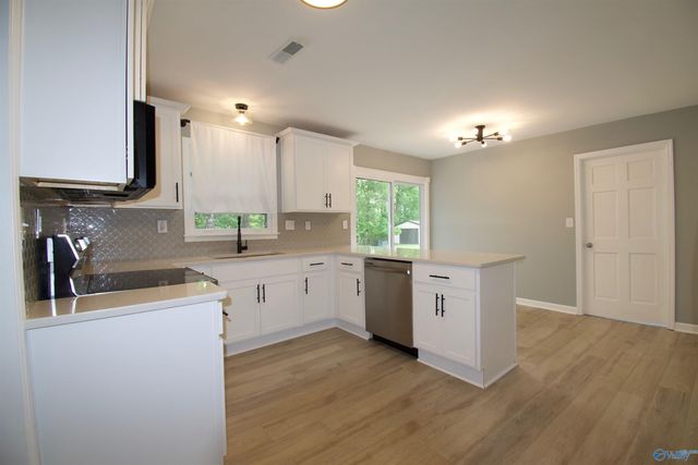 8010 Valley Bend Drive, Huntsville, AL 35802