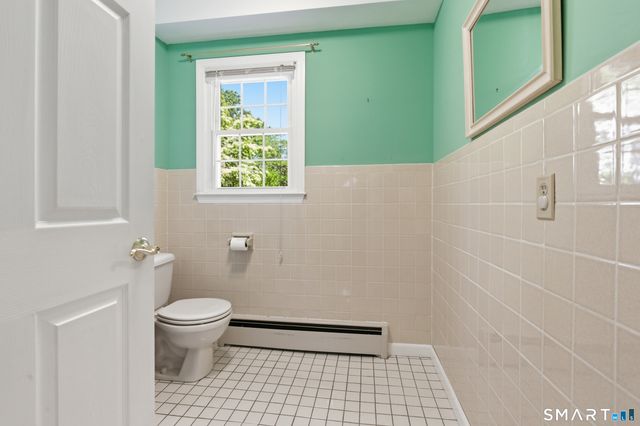 19 Zephyr Road, Trumbull, CT 06611