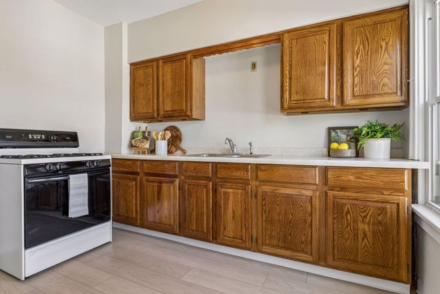 1871 Hyacinth Avenue E, Saint Paul, MN 55119