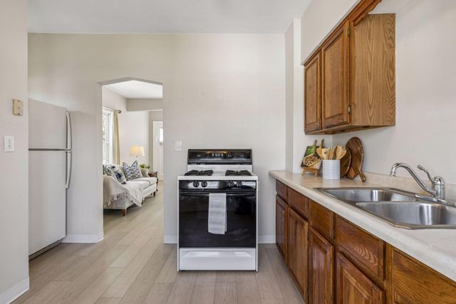 1871 Hyacinth Avenue E, Saint Paul, MN 55119