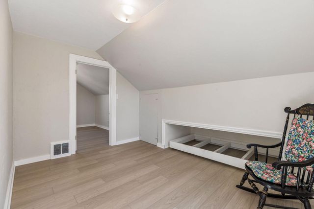 1871 Hyacinth Avenue E, Saint Paul, MN 55119