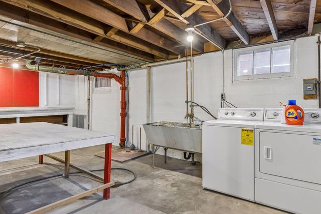 1871 Hyacinth Avenue E, Saint Paul, MN 55119