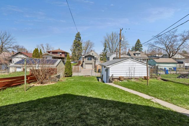 1871 Hyacinth Avenue E, Saint Paul, MN 55119