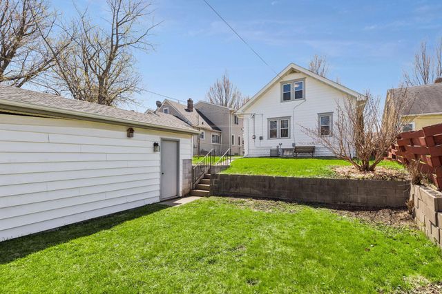 1871 Hyacinth Avenue E, Saint Paul, MN 55119