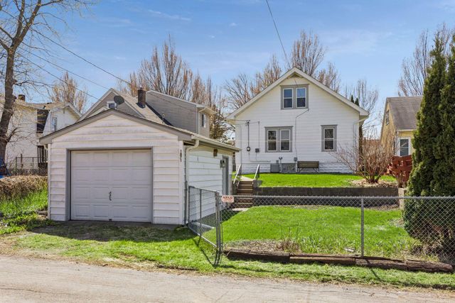 1871 Hyacinth Avenue E, Saint Paul, MN 55119