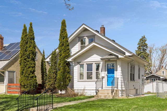 1871 Hyacinth Avenue E, Saint Paul, MN 55119