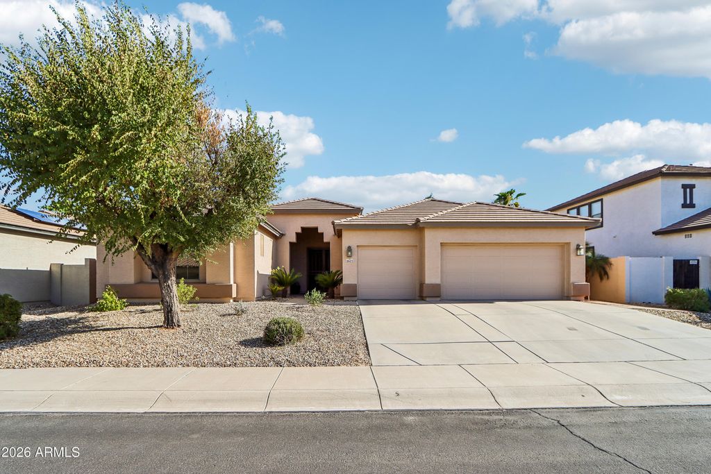 18473 W MARCONI Avenue, Surprise, AZ 85388 — exterior