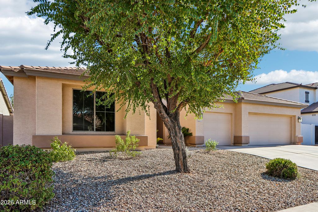 18473 W MARCONI Avenue, Surprise, AZ 85388 — photo 3