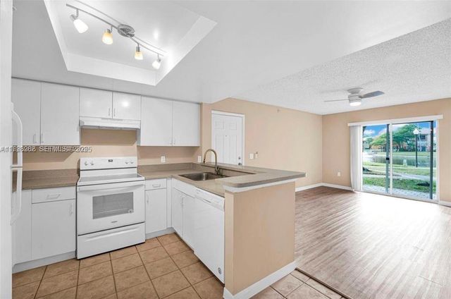 4195 N Haverhill Rd 304, West Palm Beach, FL 33417