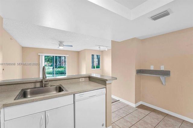 4195 N Haverhill Rd 304, West Palm Beach, FL 33417