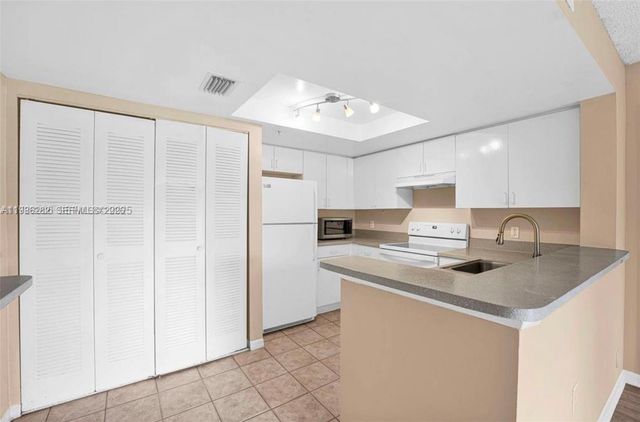 4195 N Haverhill Rd 304, West Palm Beach, FL 33417