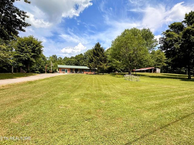 1065 Star Point Rd, Jamestown, TN 38556
