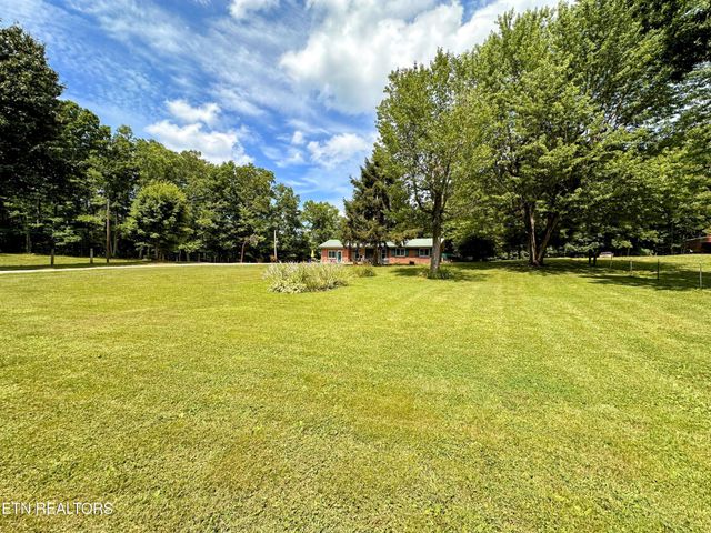 1065 Star Point Rd, Jamestown, TN 38556