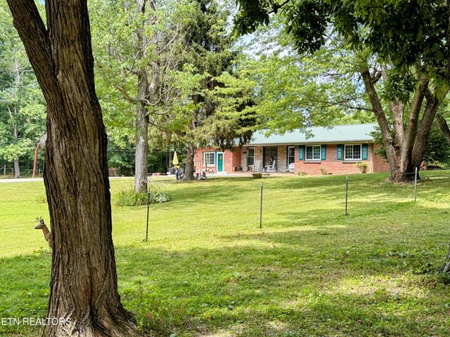 1065 Star Point Rd, Jamestown, TN 38556