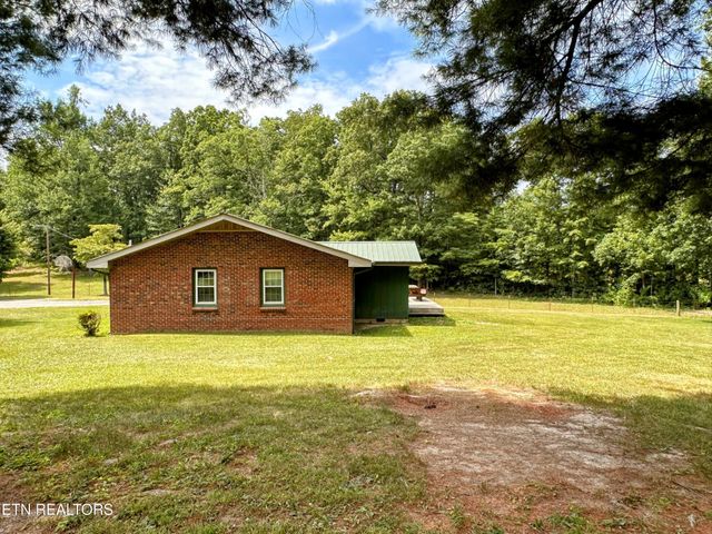 1065 Star Point Rd, Jamestown, TN 38556