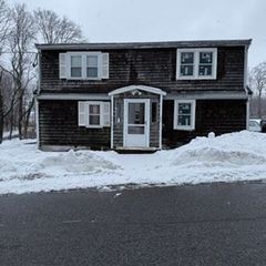 22 Hall Street 2, Plymouth, MA 02360
