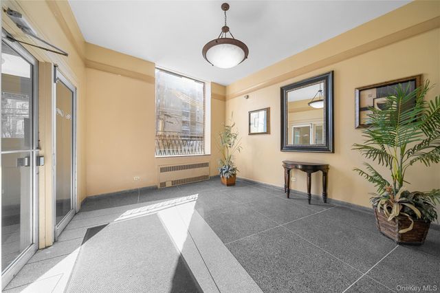 142-35 84 Drive 6B, Briarwood, NY 11435