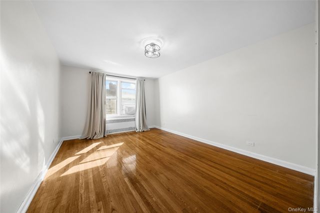 142-35 84 Drive 6B, Briarwood, NY 11435