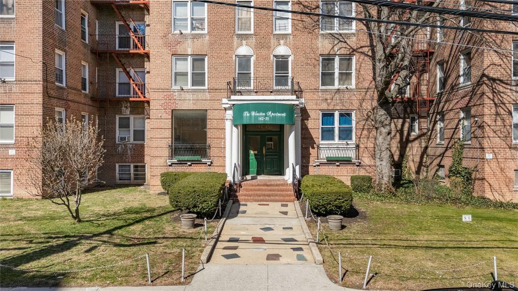 142-35 84 Drive 6B, Briarwood, NY 11435