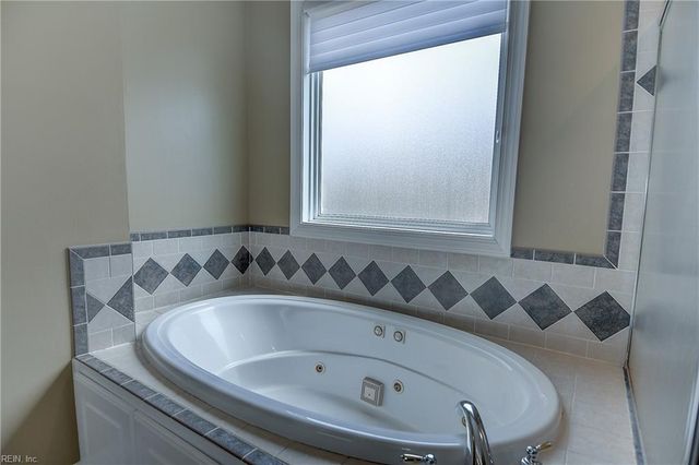 5106 Bayport LNDG, Suffolk, VA 23435