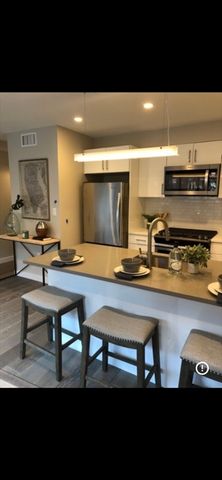 244 Hanover 510, Boston, MA 02113