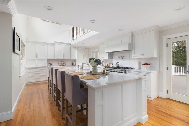 99 Blackstone Avenue, Warwick, RI 02889