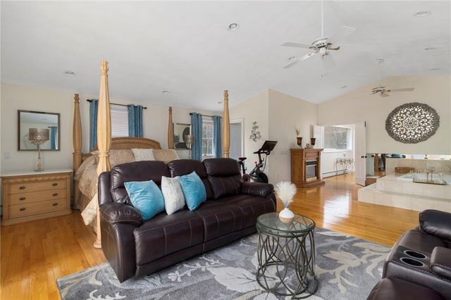 99 Blackstone Avenue, Warwick, RI 02889