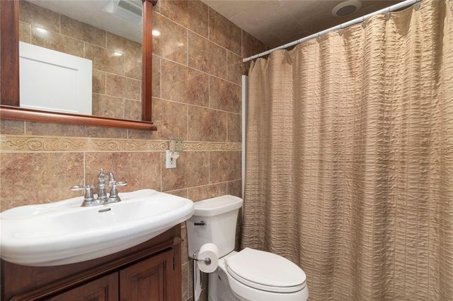 99 Blackstone Avenue, Warwick, RI 02889