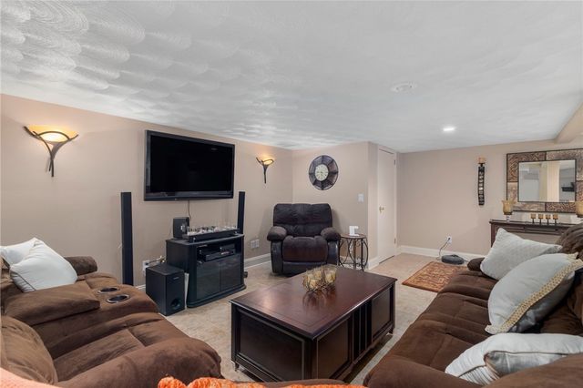 99 Blackstone Avenue, Warwick, RI 02889