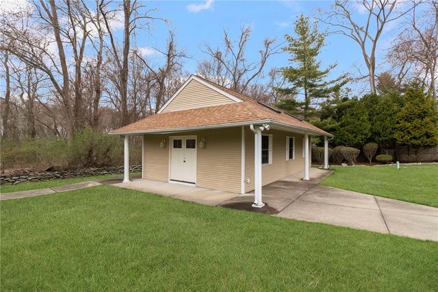 99 Blackstone Avenue, Warwick, RI 02889