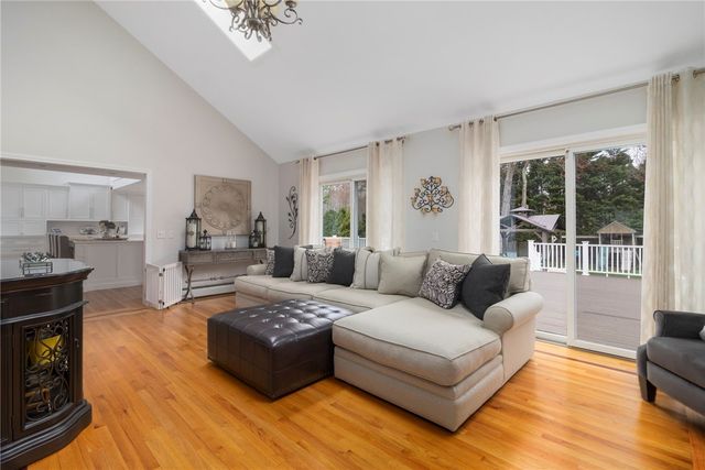 99 Blackstone Avenue, Warwick, RI 02889