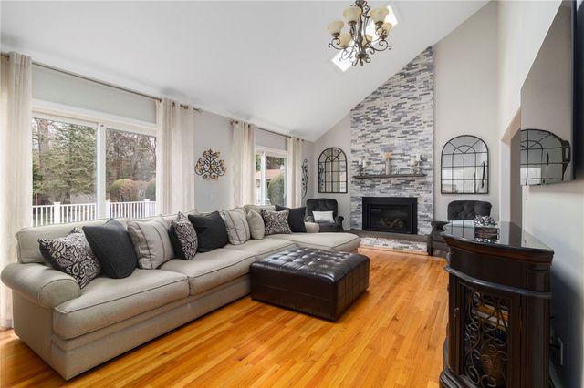 99 Blackstone Avenue, Warwick, RI 02889