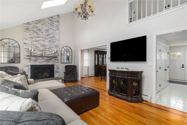 99 Blackstone Avenue, Warwick, RI 02889