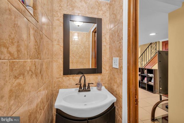 3111 TEESDALE ST, Philadelphia, PA 19152