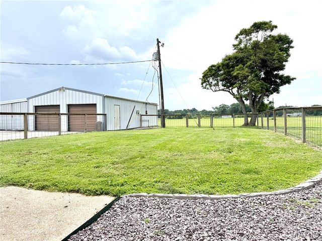 8757 US RT 50, Lebanon, IL 62254