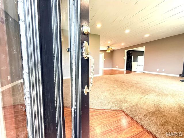 8757 US RT 50, Lebanon, IL 62254