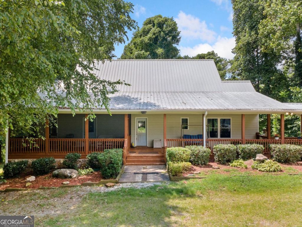 564 Scrougetown Road, Ellijay, GA 30536