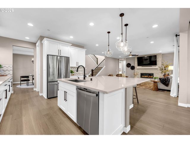 901 W MAGNOLIA Loop, Washougal, WA 98671