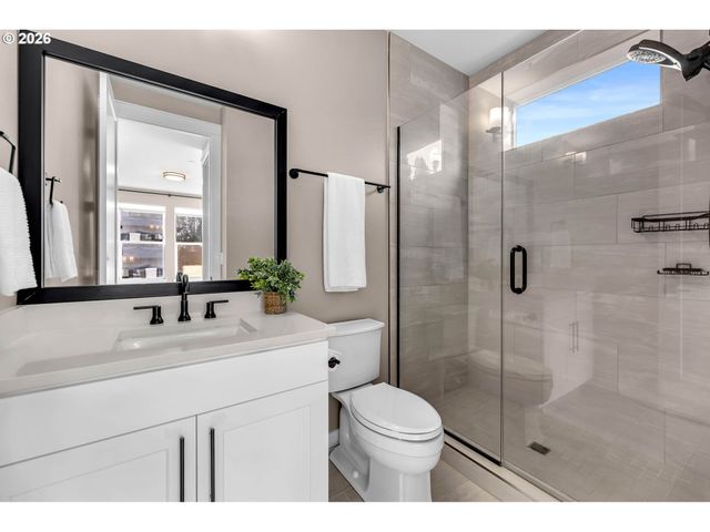 901 W MAGNOLIA Loop, Washougal, WA 98671